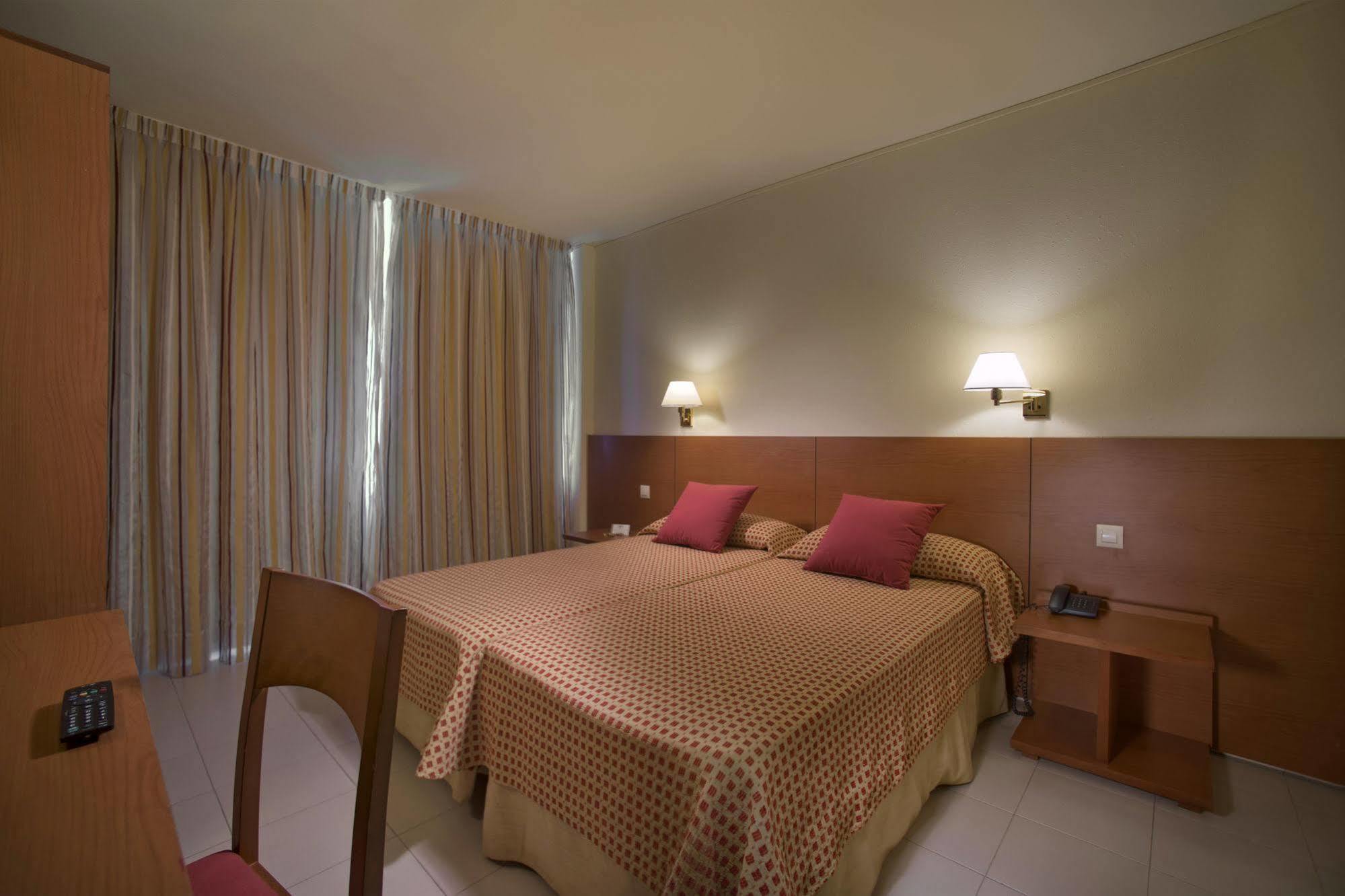 Hotel Spa Mediterraneo Park Ρόζες Εξωτερικό φωτογραφία